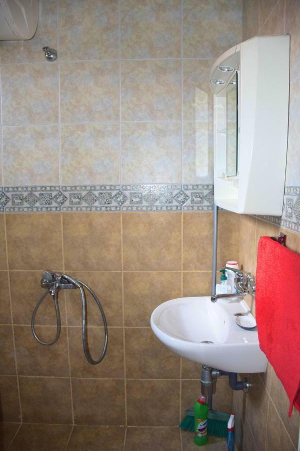 Central Apartment Sofia Bagian luar foto